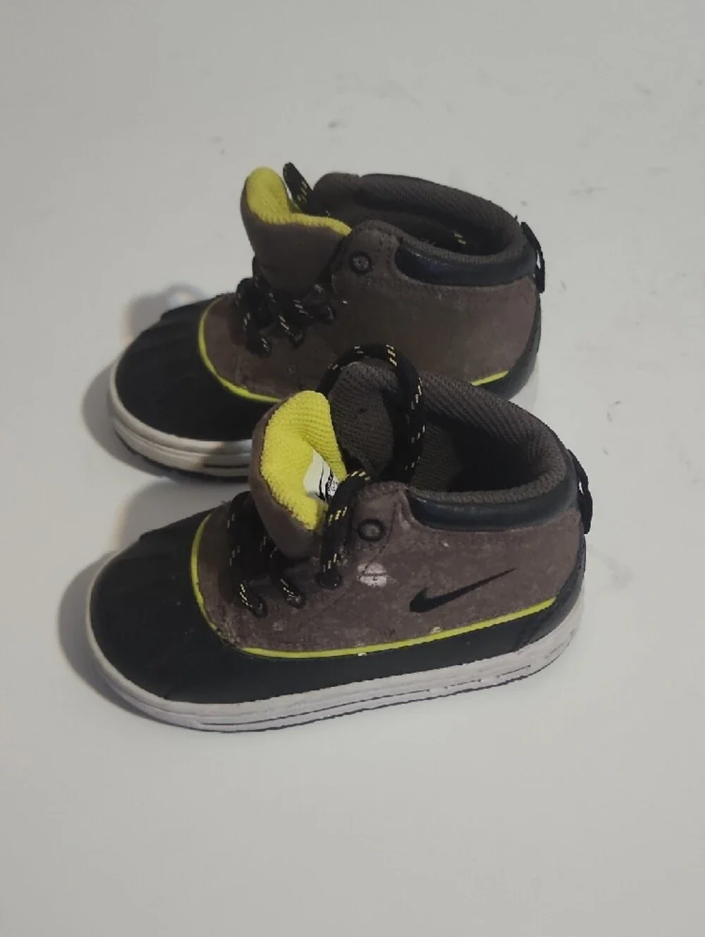 Nike Kids Black and Yellow Lace-Up Boots